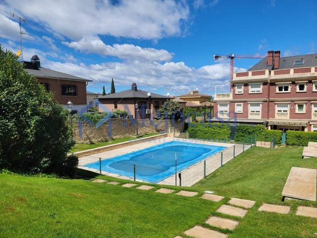 Exclusivo Chalet Adosado en Peñagrande