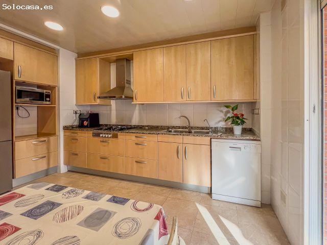 EXCLUSIVO CHALET ADOSADO ESQUINERO EN EL CENTRO DE CASTELLBISBAL