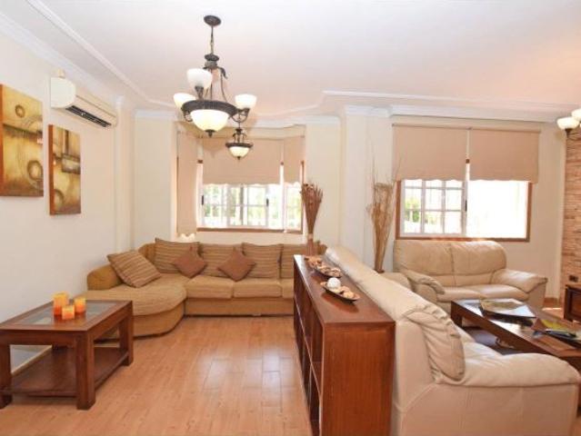 Exclusivo chalet con finca, piscina, cuadra para caballos y vistas al océano en Las Zocas, San Migue