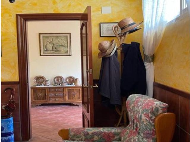 EXCLUSIVO CHALET CON GRAN PARCELA URBANA EN LIMPIAS