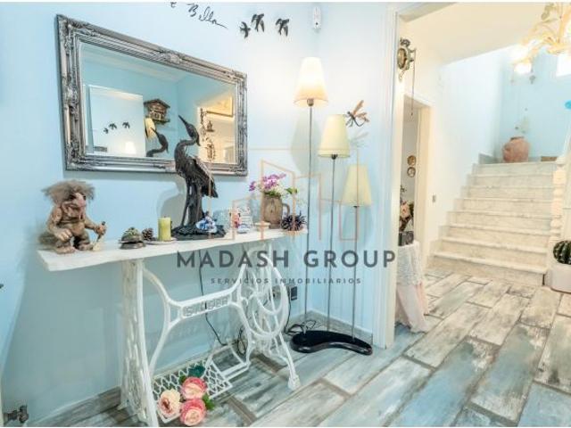 Exclusivo chalet con piscina privada y elegante jardín en Mont roig Club