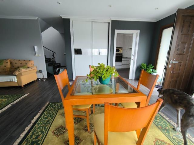 Exclusivo chalet de piedra en la hermosa zona de Bueu Cali. 200m² Bon