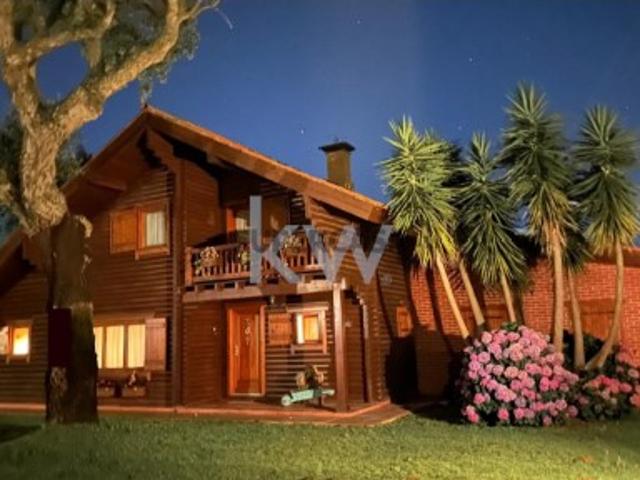 Exclusivo Chalet em Madeira com Piscina Aquecida e Jardim de Inverno