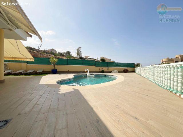 EXCLUSIVO CHALET EN ISLA PLANA