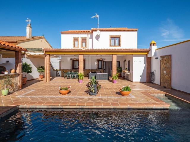 EXCLUSIVO CHALET EN VENTA EL EL CHAPARRAL