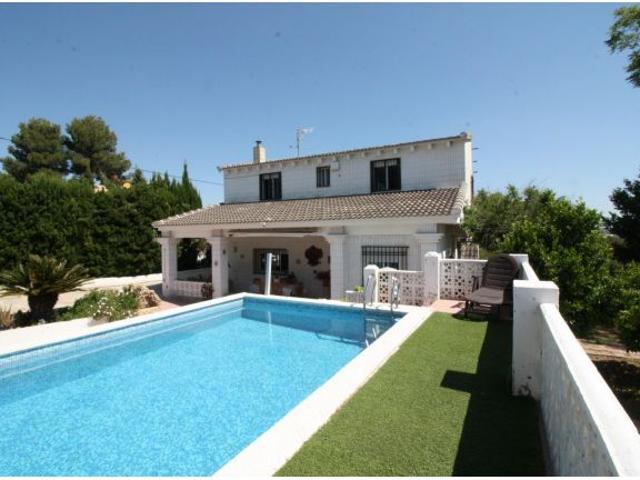 EXCLUSIVO CHALET EN VENTA ZONA MONTE TESORO TORRENT