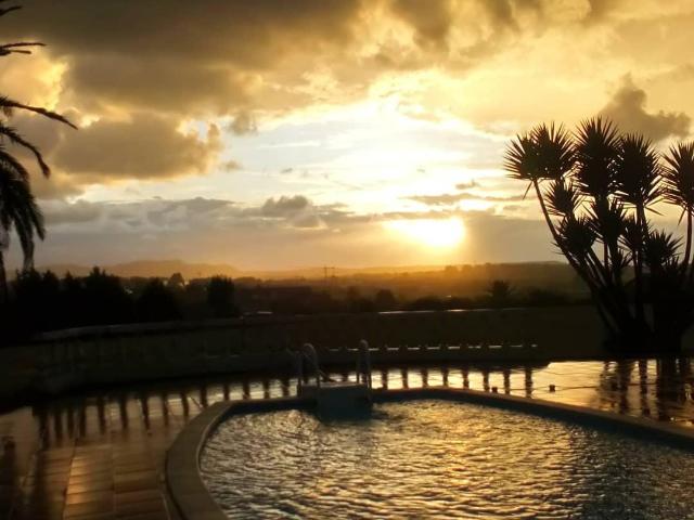 EXCLUSIVO CHALET INDEPENDIENTE CON PISCINA Y 3.500 m² DE PARCELA EN SAN ROMÁN