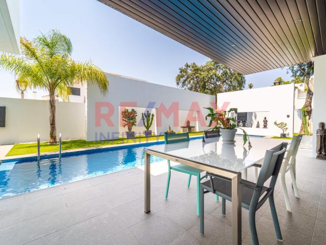 Exclusivo chalet independiente con tecnología eficiente y diseño funcional – La Sierrezuela, Mijas