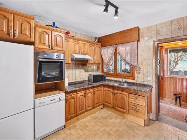 *^EXCLUSIVO CHALET INDEPENDIENTE DE 430 M2 CON PISCINA Y EXCELENTE UBICACIÓN EN TORRELODONES^*