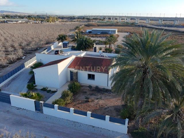 EXCLUSIVO CHALET INDEPENDIENTE EN EL REALENGO, CREVILLENTE