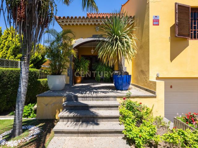 Exclusivo chalet independiente en la urbanización privada El Arco, Santa Brígida