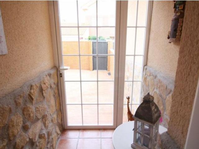 ▷ Exclusivo Chalet pareado de esquina con piscina y garaje para 4 vehículos en Parque Vallejo Alov