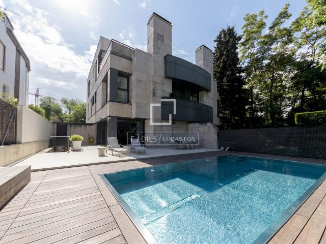 Exclusivo chalet pareado en venta en Arturo Soria, dentro de. 426m² Madrid