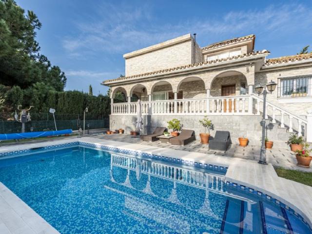 Exclusivo chalet sostenible en Carib Playa: lujo, comodidad. 182m² Marbella