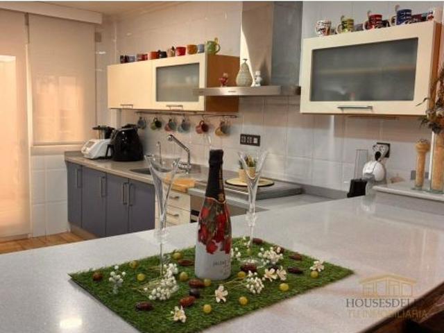 Exclusivo adosado de diseño en una de las zonas más prestigiosas de Elche – Zona Kelme