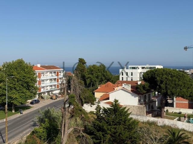 EXCLUSIVO APARTAMENTO COM 3 QUARTOS RENOVADO COM VISTA MAR EM CASCAIS