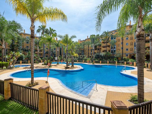 Exclusivo apartamento con amplia terraza a 300 metros de la playa en Nueva Alcántara