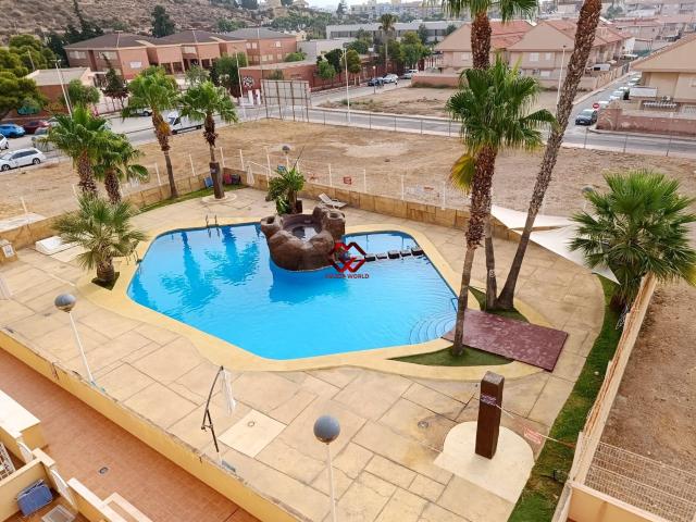 EXCLUSIVO APARTAMENTO CON GARAJE Y PISCINA EN BAHIA