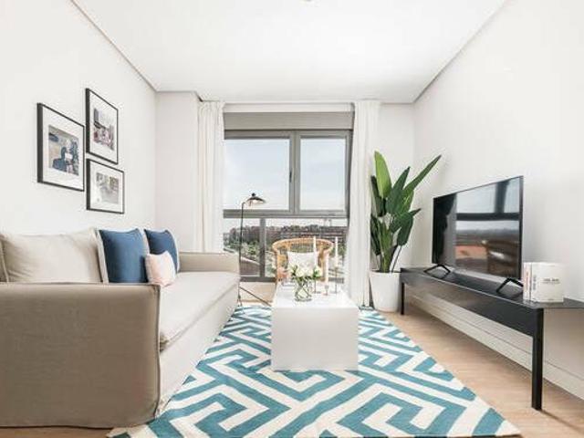 Exclusivo Apartamento con Piscina y Garaje