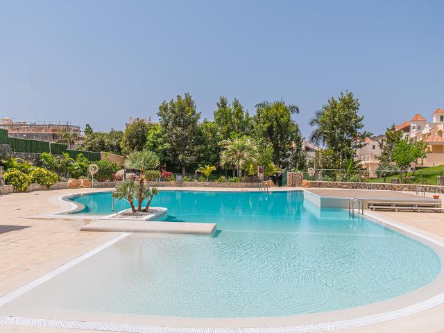 Exclusivo apartamento con vistas al mar en el corazón de La Caleta
