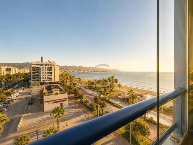Exclusivo Apartamento con Vistas Panorámicas al Mar en Pacífico Málaga