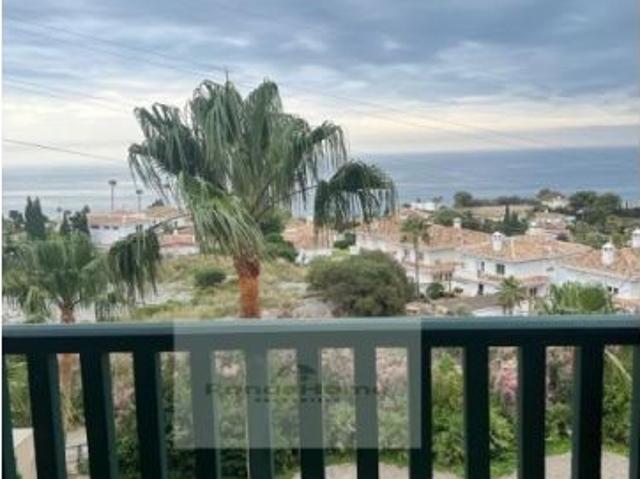 Exclusivo apartamento con vistas panorámicas en El Higuerón Elegancia, confort