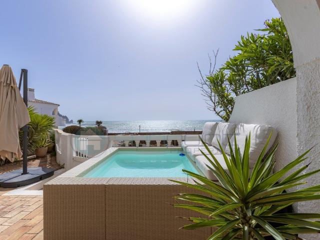 Exclusivo Apartamento à Venda na Praia da Luz Frente Mar c. 0m² Luz
