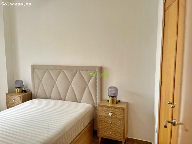 ¡Exclusivo apartamento amueblado con patio junto a Plaza de la Merced y Centro Histórico de Málaga!
