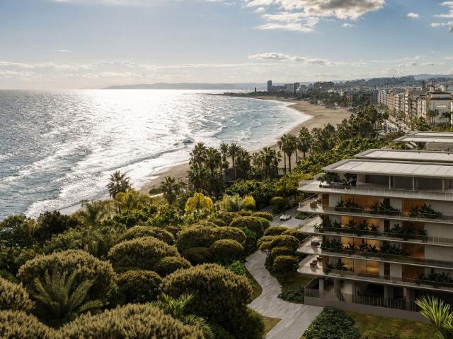 Exclusivo apartamento de ultra lujo en primera línea de mar. 297m² Estepona