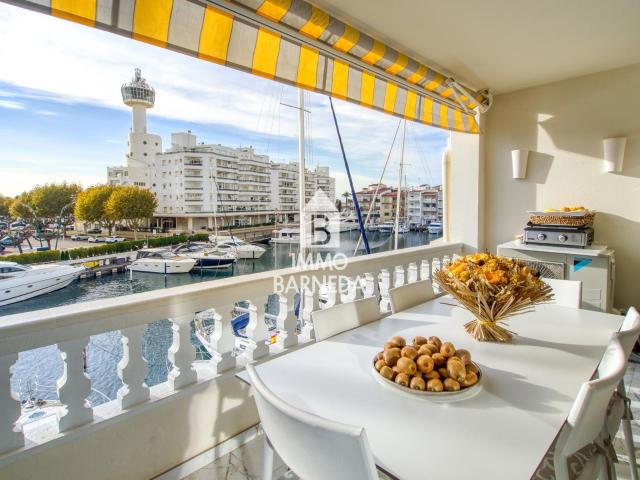 Exclusivo apartamento dúplex en la prestigiosa zona de Cabal. 149m² Empuriabrava