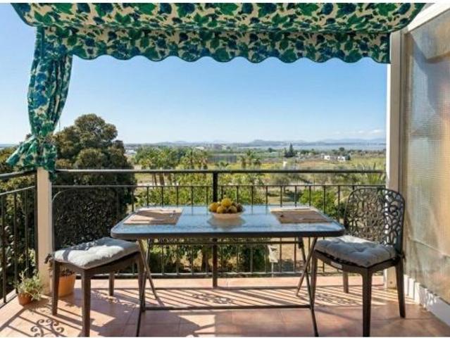 Exclusivo Apartamento en Elíseos Playa con Vistas a las Salinas