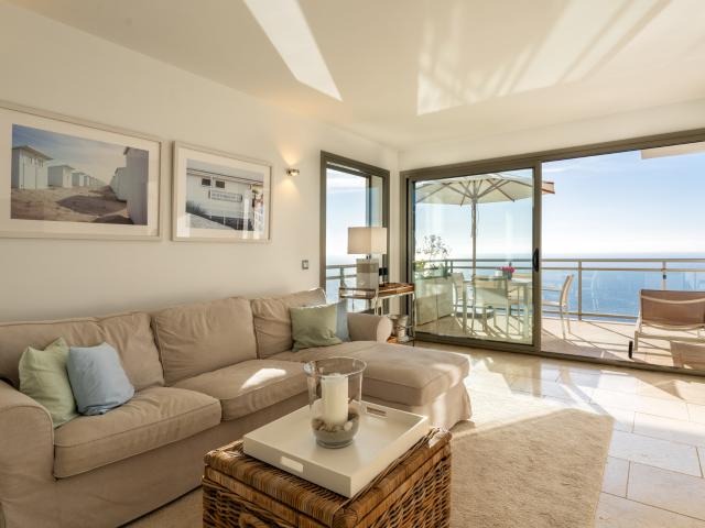 Exclusivo apartamento en primera línea de mar