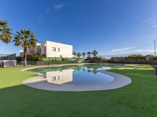 Exclusivo Apartamento Seminuevo en Primera Línea de Playa El Puig de Santa Maria