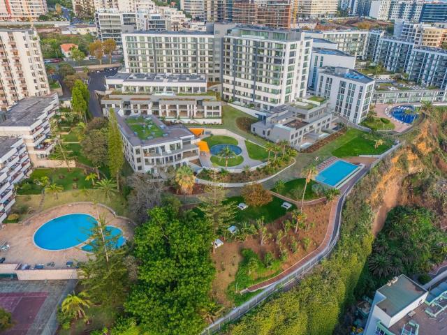 Exclusivo Apartamento T2 no Madeira Acqua Residences com Vista Mar