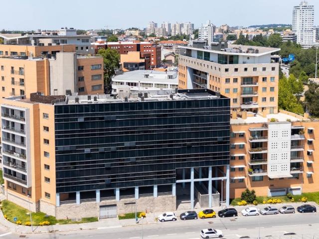 Exclusivo Apartamento T3 com Vista Rio e Excelente Exposição Solar – Porto
