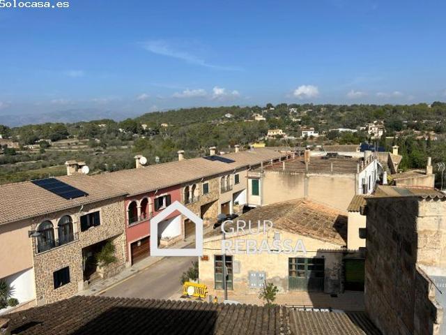 Exclusivo ático con más de 100 m2 construidos y espectacular terraza privada de 87 m2 con vistas pan