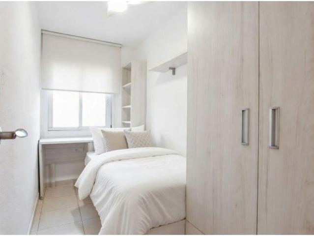 Exclusivo Ático con gran terraza y vistas al mar, en Horta Barcelona – luz, privacidad y vida al a