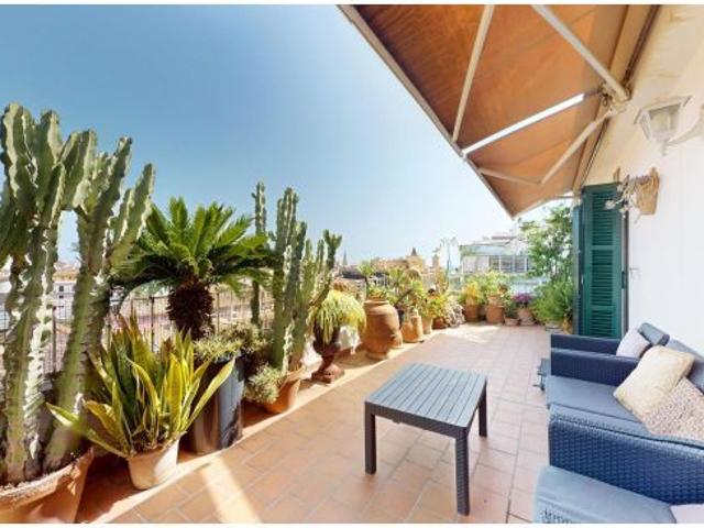 Exclusivo ático con terrazas, vistas panorámicas y gran potencial en el corazón de Palma