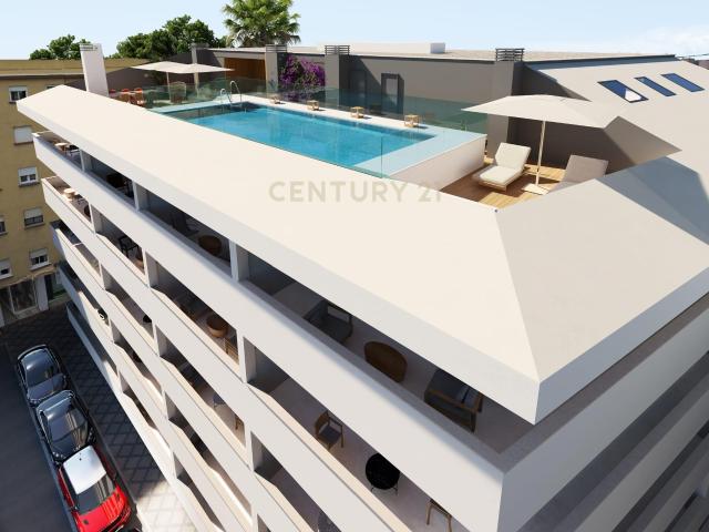 Exclusivo Ático de 3 Dormitorios con Piscina en Fuengirola Centro