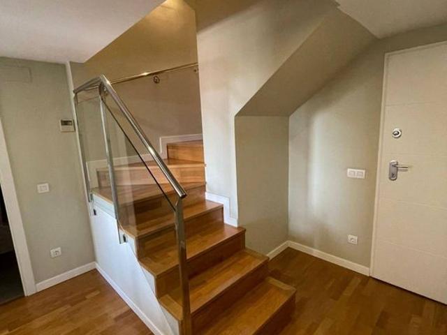 Exclusivo ático de 137 m2 en alquiler Valencia, España