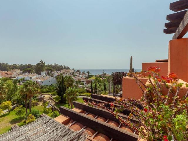 Exclusivo ático de 180 m2 en venta Estepona, Andalucía