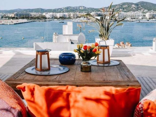 Exclusivo ático de 200 m2 en venta Ibiza, España