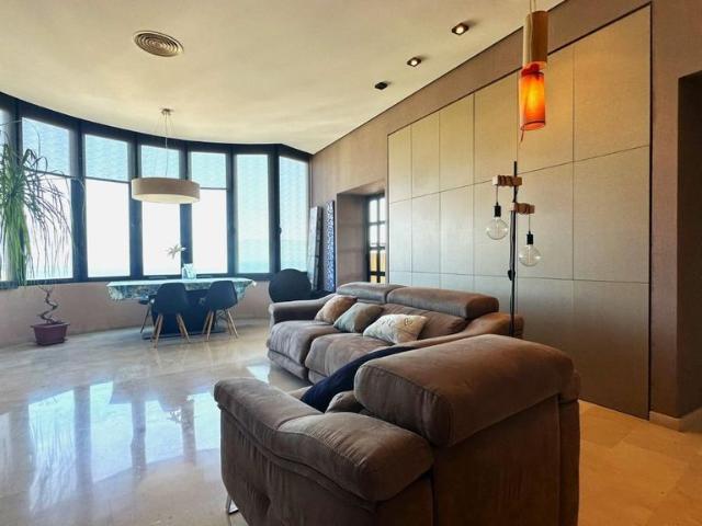 Exclusivo ático de 221 m2 en venta Benidorm, España