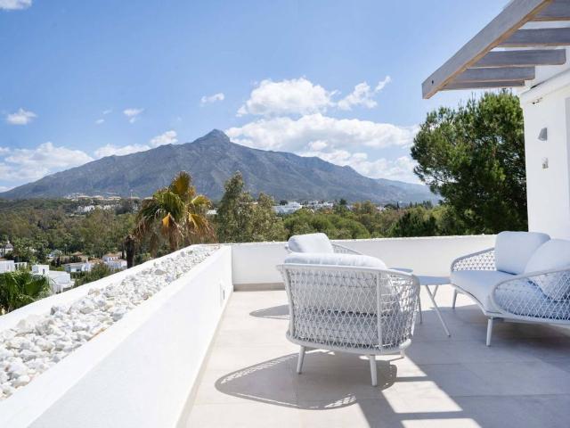 Exclusivo ático de 246 m2 en venta Marbella, España