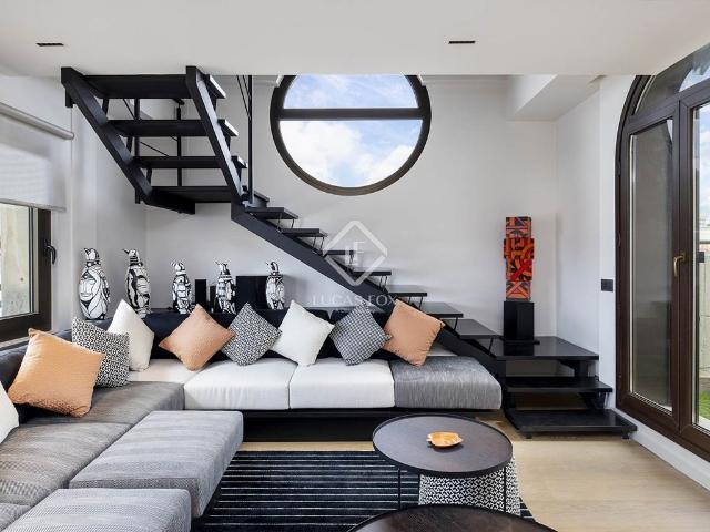 Exclusivo ático de 250 m2 en alquiler Barcelona, España