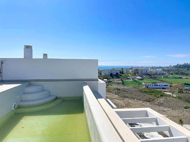 Exclusivo ático de 285 m2 en venta Estepona, España