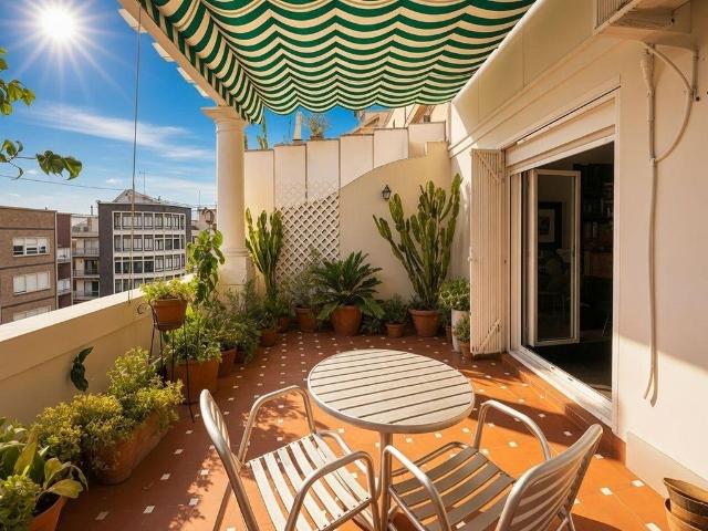Exclusivo ático de 300 m2 en venta Valencia, España