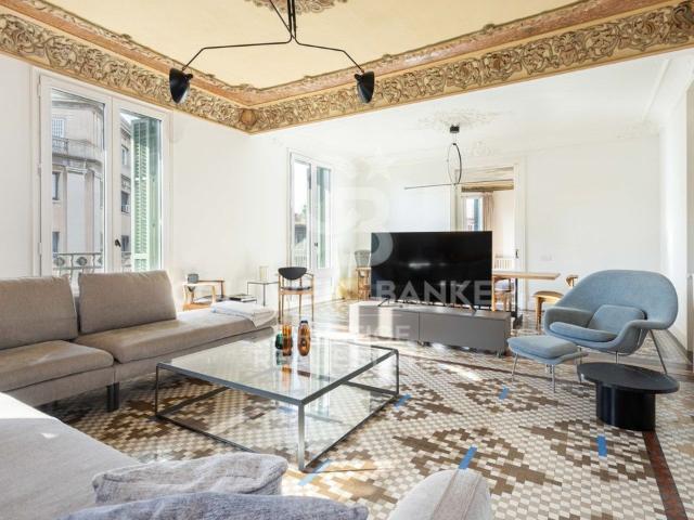 Exclusivo ático de 330 m2 en alquiler Barcelona, Cataluña