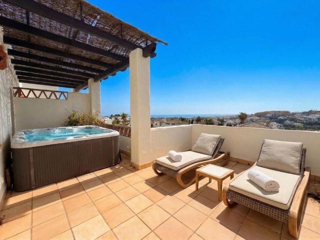 Exclusivo ático de 95 m2 en venta Estepona, España