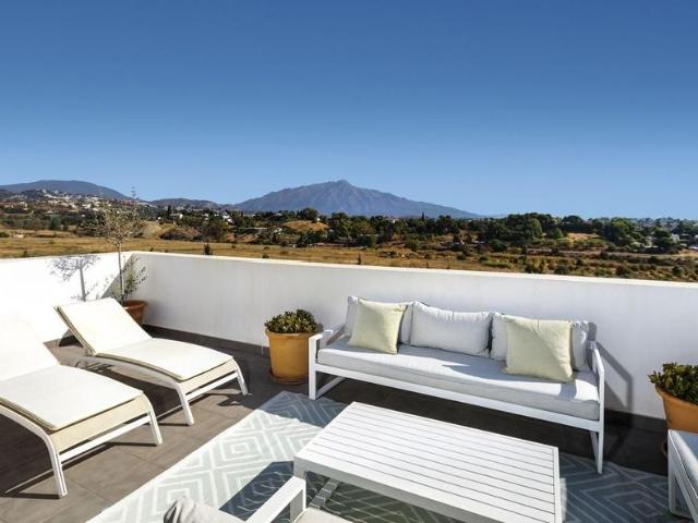 Exclusivo ático de 95 m2 en venta Estepona, España